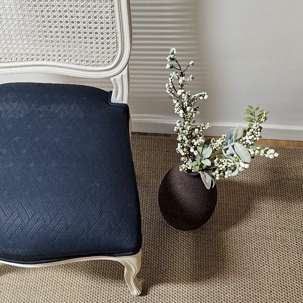 chaise midnight blue et raw silk fusion mineral paint l_atelier d_ama4..webp