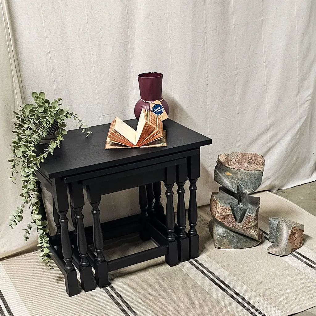 Table gigogne Coal Black Fusion Mineral Paint latelierdama.webp