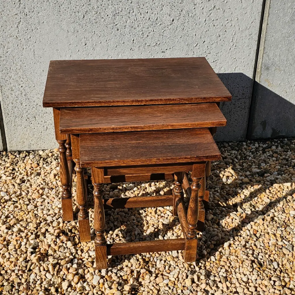 Table gigogne Coal Black Fusion Mineral Paint latelierdama5.webp