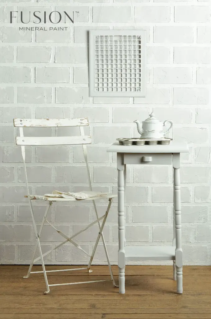 LAMP-WHITE-MIDDLE.webp