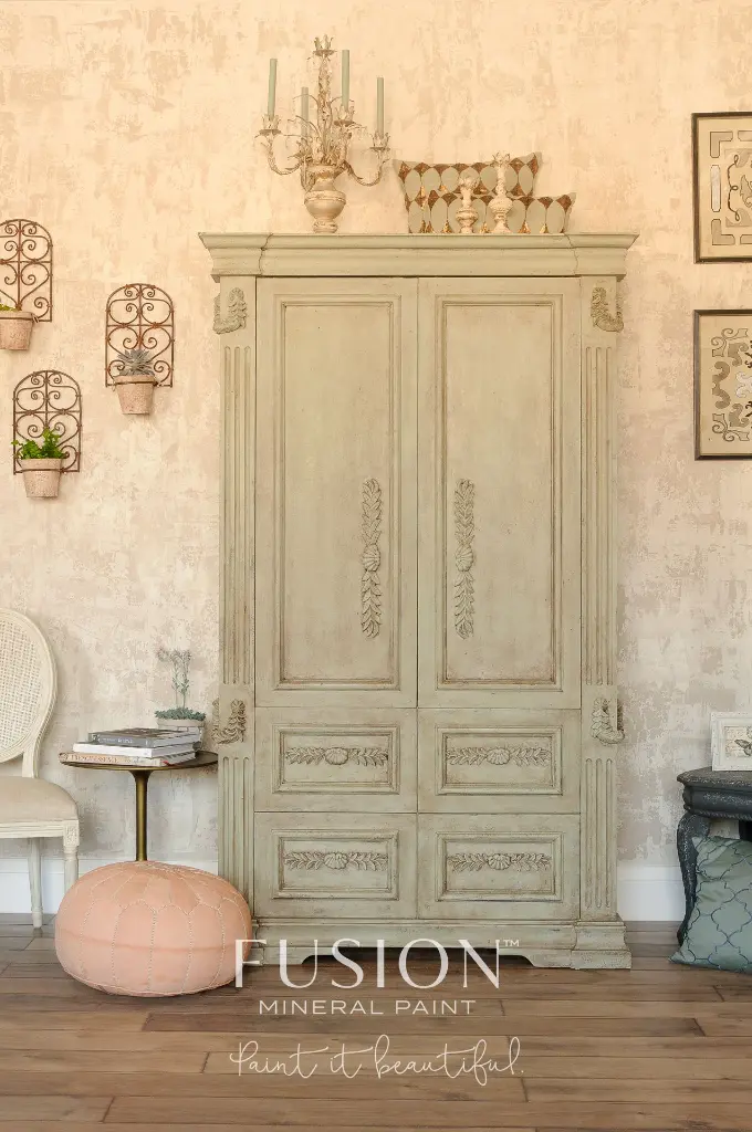 FRESCO-HUTCH-COLOUR-LICHEN-1.webp