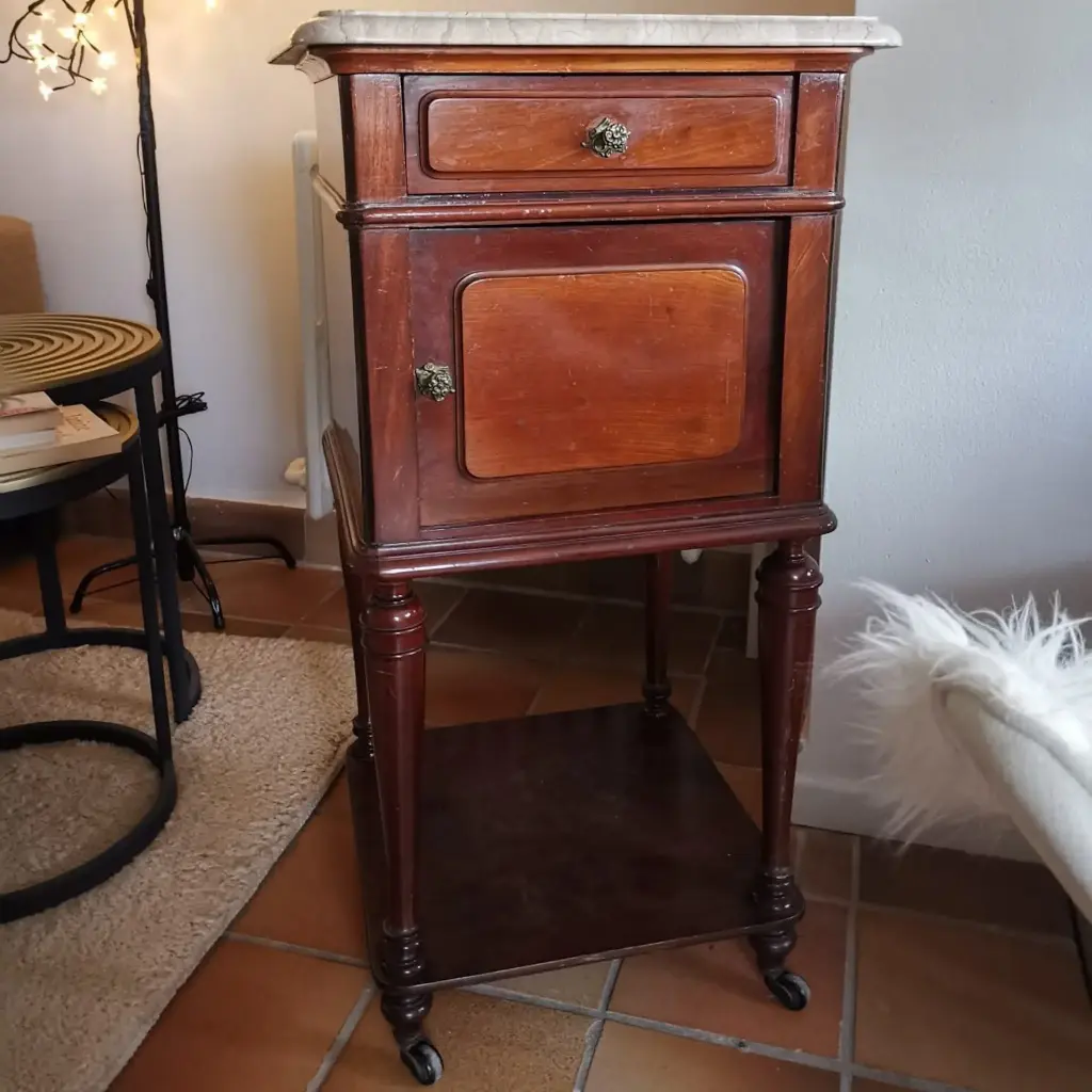 Table de nuit plateau en marbre - 2pcs dispo