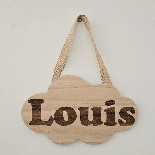 Pancarte en bois gravée "Louis" 