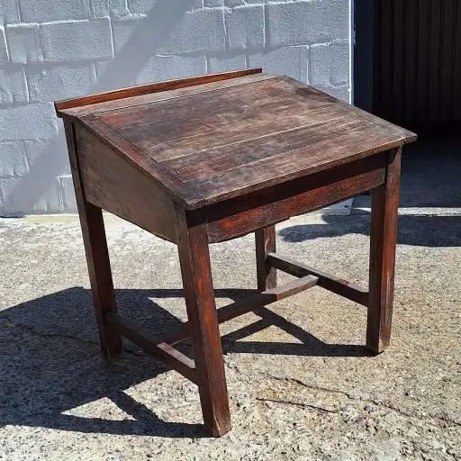 Ancien bureau en bois massif