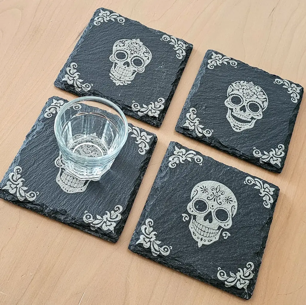Sous-verres en ardoise décorés Calaveras